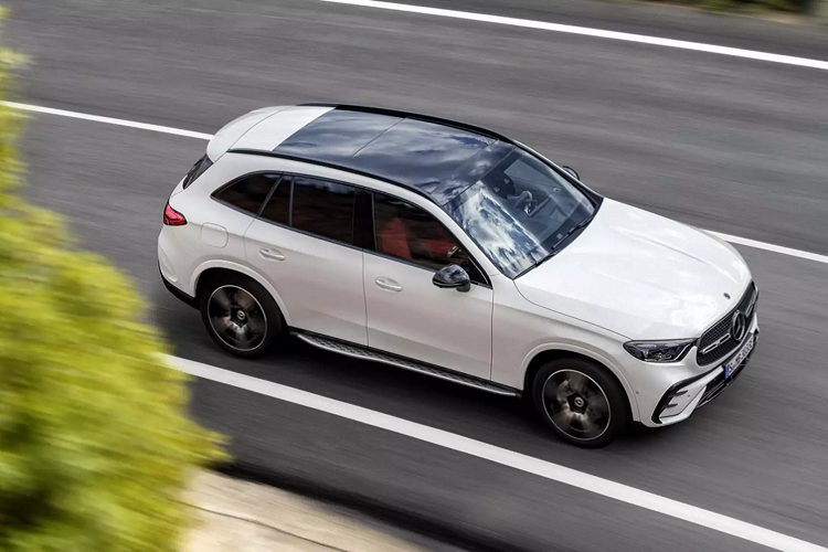 Trong tương lai gần, GLC 2023 thế hệ mới sẽ sớm được giới thiệu tại thị trường Việt Nam, thời điểm sớm nhất cũng có thể rơi vào khoảng nửa năm sau. Tại thị trường Việt, GLC là dòng SUV hạng sang bán chạy nhờ vào lợi thế lắp ráp trong nước.