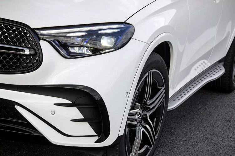 Thông tin về kế hoạch bán ra đi cùng với giá xe Mercedes-Benz GLC 2023 mới sẽ sớm công bố trong thời gian sắp tới. Thông tin chi tiết về phiên bản và trang bị sẽ được công bố gần với ngày bán ra ở thị trường châu Âu và Bắc Mỹ.