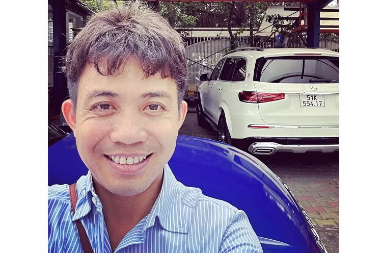 Điều này xảy ra khi 2 tuần trước, chủ nhân Pagani Huayra độc nhất Việt Nam cũng đã mua lại 2 chiếc xe là Bentley Flying Spur V8 biển tứ quý 9 và Range Rover SVAutobiography biển cặp thần tài nhỏ.