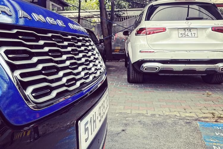 Vào cuối tuần trước, doanh nhân Phạm Trần Nhật Minh hay còn gọi là Minh Nhựa đã thu hút sự quan tâm của cộng đồng mạng khi tậu chiếc SUV siêu sang Mercedes-Maybach GLS480 4Matic 2022 mới theo diện phân phối chính hãng.