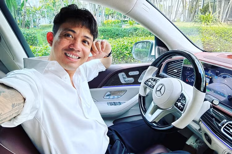 SUV siêu sang Mercedes-Maybach GLS480 4Matic 2022 của Minh Nhựa mới mua sản sinh công suất tối đa 367 mã lực tại dải vòng tua 5.500-6.100 vòng/phút và mô-men xoắn cực đại 500 Nm tại dải vòng tua 1.600-4.500 vòng/phút. Sức mạnh được truyền đến 4 bánh xe thông qua hộp số 9 cấp 9G-Tronic.