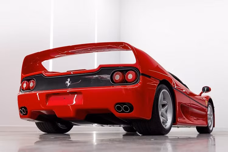 Được biết, đây là 1 trong số đúng 349 chiếc siêu xe Ferrari F50 từng xuất xưởng trong 2 năm, từ 1995 - 1997, trên toàn thế giới. Siêu xe này đã lăn bánh khỏi dây chuyền sản xuất vào hồi tháng 10/1995 với số khung 103274. Đồng thời, đây là chiếc Ferrari F50 thứ 8 xuất xưởng.