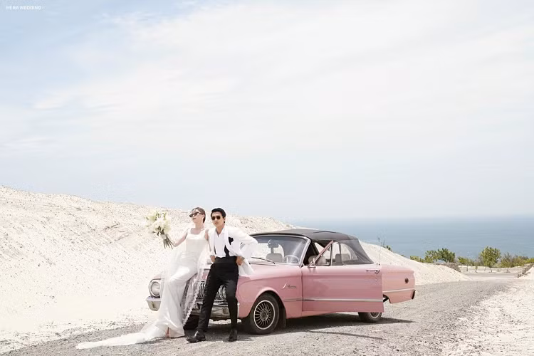 Sinh năm 1998, Phương Nga được biết đến với danh hiệu Á hậu 1 trong cuộc thi Hoa hậu Việt Nam 2018. Hiện cô đang công tác tại đài truyền hình Việt Nam trong vai trò dẫn chương trình. Trong khi đó, Bình An là nam diễn viên sinh năm 1993, quê ở Phú Thọ. Anh từng tham gia nhiều bộ phim truyền hình với nhiều bộ phim khá nổi tiếng. Dự kiến, đám cưới của cặp đôi này sẽ được tổ chức tại Hà Nội trong tháng 10/2022.