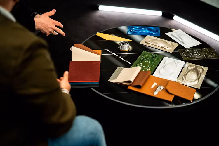 Automobili Pininfarina cam kết các dịch vụ hậu mãi, bao gồm dịch vụ “Bác sĩ hàng không” về các vấn đề kỹ thuật cho quyền sở hữu trọn đời của Battista. Đội ngũ chuyên gia Battista này đã tham gia vào quá trình phát triển chiếc EV từ đầu và sẽ bay đến bất cứ đâu trên thế giới bất cứ khi nào cần thiết để hỗ trợ khách hàng và siêu xe của họ.