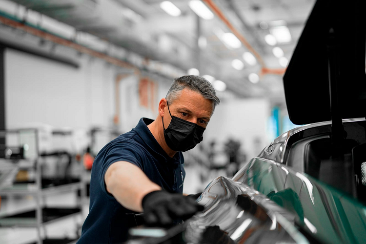 Theo sau siêu xe Battista Hyper GT là thông tin về một phiên bản độc quyền hơn của Hyper GT được gọi là Battista Anniversario, nó có các bộ phận được làm thủ công, bao gồm cả công đoạn sơn và sẽ chỉ có 5 chiếc được sản xuất. Tất cả đều đã được bán với giá ít nhất 2,9 triệu USD mỗi chiếc.