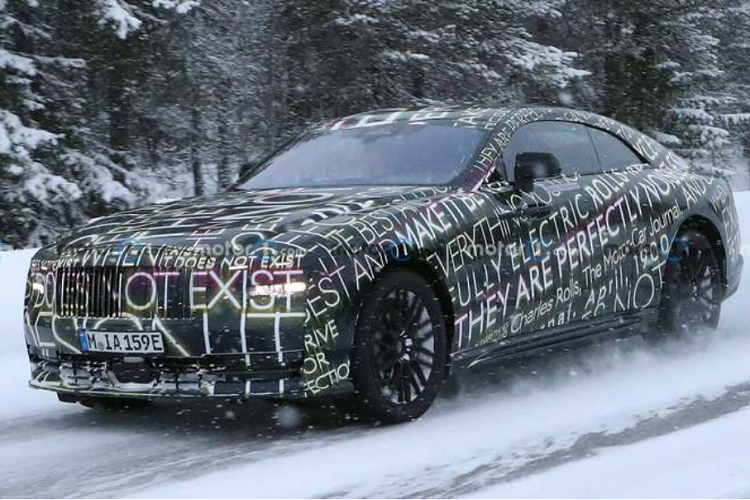 Dựa vào những "manh mối" ít ỏi đó, Kolesa.ru đã tạo ra một bản xem trước của Rolls-Royce Spectre chạy điện.