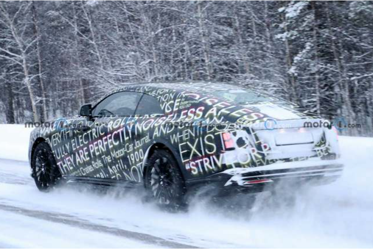 Dự đoán xe sẽ được trang bị động cơ điện kép, sản sinh công suất lên tới 610 mã lực, cho phép xe tăng tốc từ 0 - 96 km/h trong 3,6 giây.