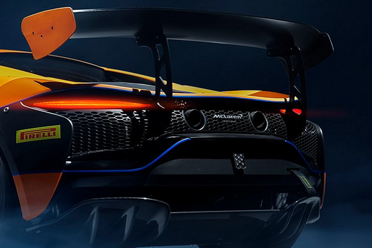 McLaren đã quyết định loại bỏ hệ thống Hybrid của mẫu xe thương mại, chính vì thế mà chủ sở hữu có thể dễ dàng chuyển đổi chiếc xe của họ sang phiên bản GT4 bằng cách điều chỉnh phần mềm quản lý động cơ và thay đổi gói khí động học. Đây là một lợi ích cho người mua vì họ sẽ có sử dụng xe để có thể cạnh tranh trong các sự kiện GT4 mà không cần phải mua một chiếc xe đua riêng biệt.