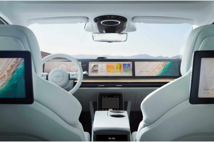 Hai công ty cho biết sản phẩm xe ôtô điện thương mại của họ sẽ chính thức lên kệ vào năm 2025 với tên gọi là Vision (tầm nhìn) và sẽ có bộ đôi, một chiếc sedan và một crossover.