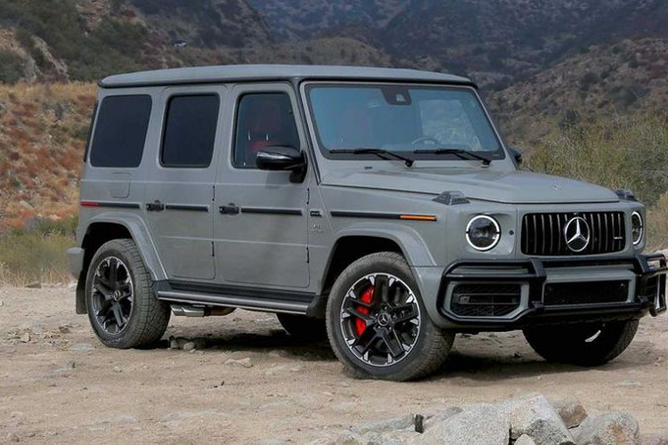 Hiện tại, khi đặt hàng một chiếc G 63 mới, người dùng cần đợi khoảng từ 1-2,5 năm để nhận bàn giao xe. Nhiều người có thể còn chờ lâu hơn nữa, bởi hãng xe Đức đã buộc phải tạm dừng nhận đơn hàng khi danh sách chờ đã kéo dài đến tận quý 4 năm 2024.