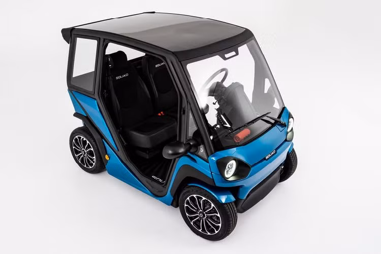 Sự an toàn khi lái xe là một trong những ưu điểm của Squad Solar City. Đồng sáng lập của Squad cho biết, mỗi chiếc xe được trang bị bộ khung xe với thiết kế giống như một lồng cuộn bảo vệ hành khách ở mọi phía. Hoevers giải thích rằng công ty nghiên cứu và thử nghiệm rất nhiều về độ an toàn của chiếc xe và khách hàng có thể hoàn toàn cảm thấy yên tâm và thư giãn khi ngồi trên chiếc xe này.