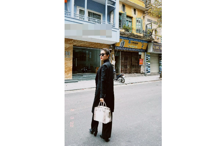 Style xuống phố ngày mùng 3 Tết của Huyền My.