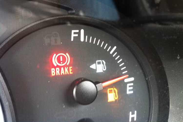 Co do day cho binh xang xe oto co the gay hai chu khong loi-Hinh-3