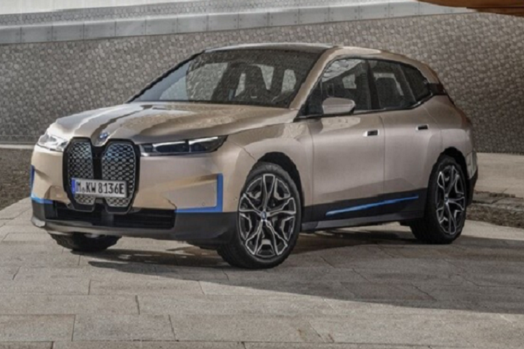 BMW i4 va iX 