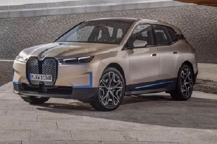 BMW i4 va iX 