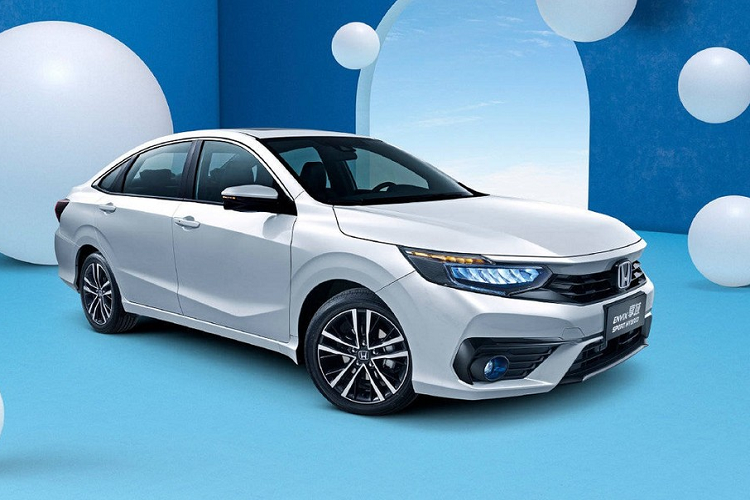 Động cơ kết hợp với mô-tơ điện mạnh 129 mã lực và 267 Nm. Tổng cộng, Honda Envix Sport Hybrid 2022 có công suất 151 mã lực và chỉ tiêu thụ lượng xăng trung bình 4,71 lít/100 km. Đáng tiếc là cũng giống như "người anh em" Crider, Honda Envix 2022 chỉ dành riêng cho thị trường Trung Quốc.