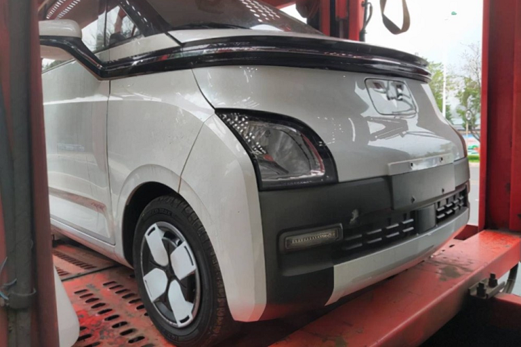 Tận dụng thành công này, thương hiệu con Wuling thuộc liên doanh giữa tập đoàn General Motors (GM) và đối tác SAIC của Trung Quốc chuẩn bị tung ra một mẫu ôtô điện mới. Theo một số nguồn tin, mẫu ôtô điện này sẽ được gọi bằng cái tên Wuling AirEV 2023 mới.