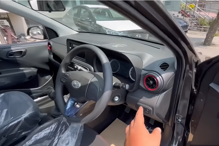 Theo hãng Hyundai, Grand i10 Nios Corporate Edition được ra đời với cảm hứng thiết kế thể thao và công nghệ cao, nhắm đến đối tượng khách hàng là giới trẻ. Đồng thời, đây cũng được coi là nỗ lực của hãng Hyundai nhằm cải thiện doanh số cho Grand i10 Nios tại thị trường Ấn Độ.