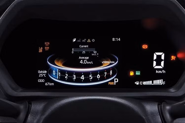 Đáng tiếc rằng các hàng ghế vẫn chỉ được bọc nỉ và phối thêm da chứ chưa phải bọc da hoàn toàn. Bên dưới nắp ca-pô, Toyota Veloz 2022 được trang bị động cơ xăng, 4 xi-lanh, dung tích 1.5L cho công suất tối đa 106 mã lực và mô-men xoắn cực đại đạt 137 Nm. 