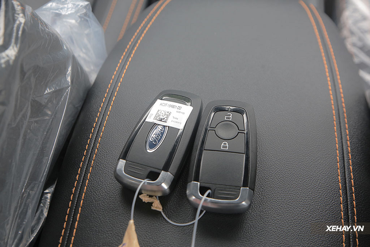 Trong khi đó, các phiên bản còn lại của mẫu bán tải ăn khách lại được trang bị động cơ dầu 2.0L Turbo đơn, cho sức mạnh 170 mã lực và mô-men xoắn 405 Nm.