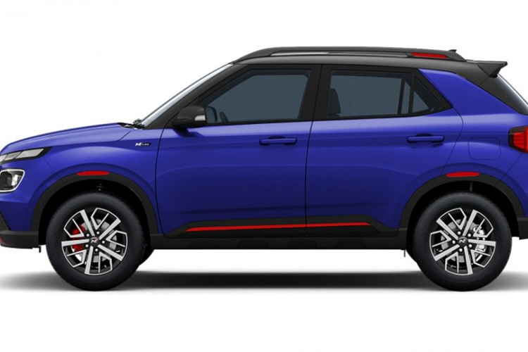 Trong khi đó, những trang bị nội thất còn lại nhiều khả năng không có gì khác so với bản thường, bao gồm màn hình thông tin giải trí cảm ứng 8 inch, hỗ trợ Apple CarPlay/Android Auto không dây, công nghệ điều khiển từ xa BlueLink, cửa sổ trời chỉnh điện và hệ thống âm thanh Bose.