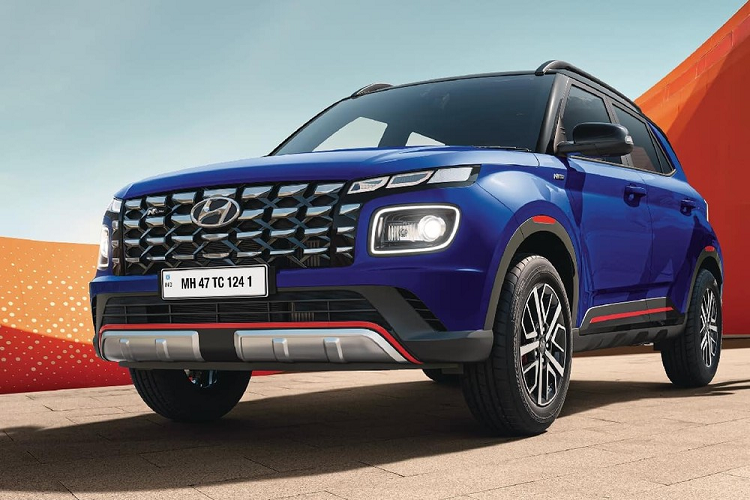 Đây là mẫu xe Hyundai tiếp theo được trang bị phiên bản N Line, sau Creta, Tucson, Sonata, Kona, Elantra, i10, i20 và i30. Tương tự những người anh em cùng thương hiệu, Hyundai Venue N Line 2022 mới cũng chủ yếu thay đổi ở thiết kế ngoại thất và nội thất.