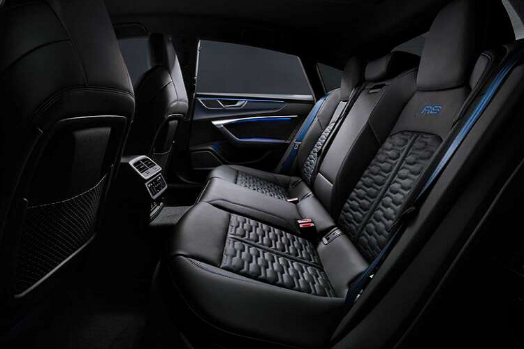 Như một tùy chọn, bánh xe trọng lượng nhẹ 22 inch cũng có sẵn. Chúng không chỉ nhẹ hơn (mỗi chiếc) 5 kg mà còn cải thiện khả năng làm mát phanh thông qua thiết kế của nó. Theo tiêu chuẩn, bộ mâm xe trọng lượng nhẹ 22 inch này sẽ được đi cùng bộ lốp hiệu suất cao Continental Sport Contact 7.