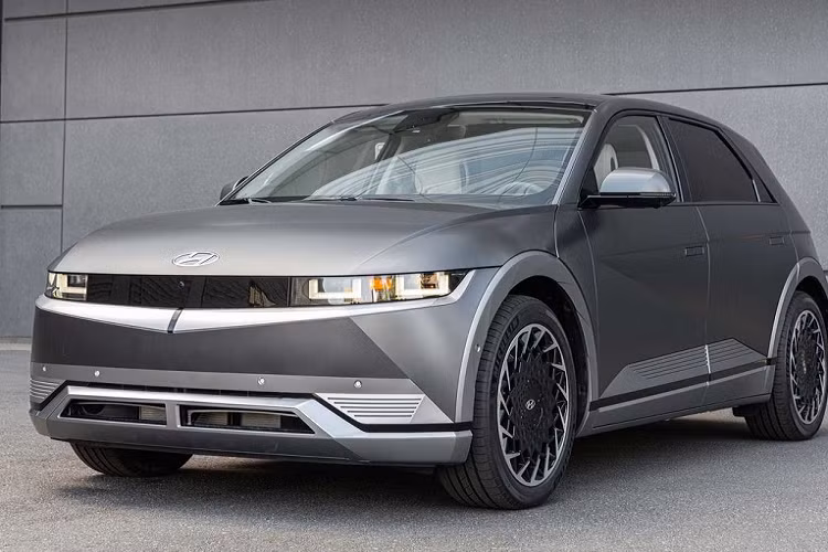 Hyundai Ioniq 5 can moc 90.000 xe tren toan cau chi sau 1 nam