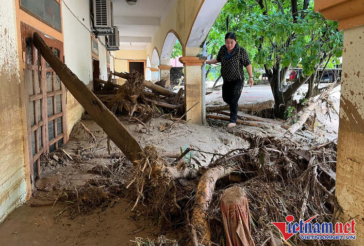 Truong ban lan xa giua dong thac lu cuu 10 nguoi mac ket-Hinh-5