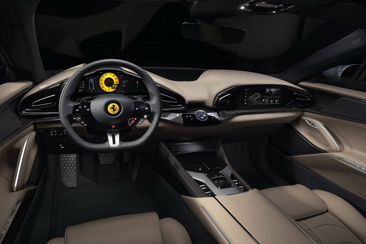 Tại Anh Quốc, giá của một chiếc Lamborghini Urus bản tiêu chuẩn chỉ bắt đầu từ 177.000 bảng Anh (215.000 USD hoặc 5,3 tỷ đồng). Trong khi đó Aston Martin DBX có giá khởi điểm thậm chí còn thấp hơn khi chỉ bắt đầu từ 160.000 bảng Anh (194.000 USD hoặc 4,8 tỷ đồng).