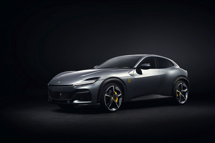 Hệ thống truyền động mà Ferrari trang bị cho Purosangue cũng rất đáng nể khi đạt tới mức công suất 715 mã lực và mô-men xoắn cực đại 715 Nm vô cùng mạnh mẽ mà không hề cần đến "chiêu trò" như nạp khí cưỡng bức (tăng áp) hay điện khí hóa (thêm mô-tơ điện bổ trợ).