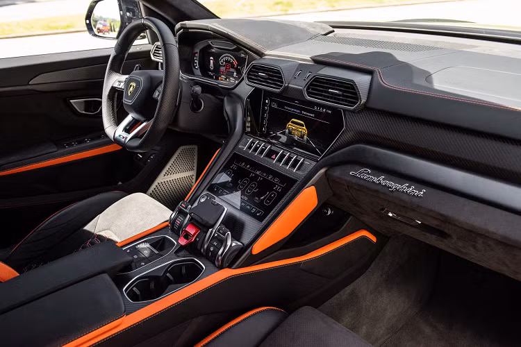 G-Power cũng đang phát triển bộ nâng cấp cho Urus để thay thế bộ làm mát không khí sạc tiêu chuẩn bằng bộ làm mát lớn hơn, tăng thêm 50 mã lực.