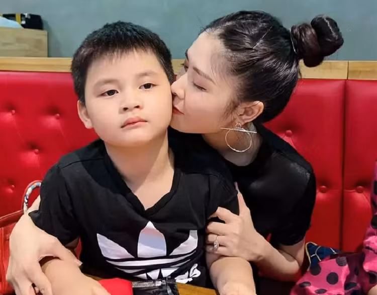 Ba xa Dang Khoi lam ro 'loi tai ai khi con xem phim nguoi lon'-Hinh-2