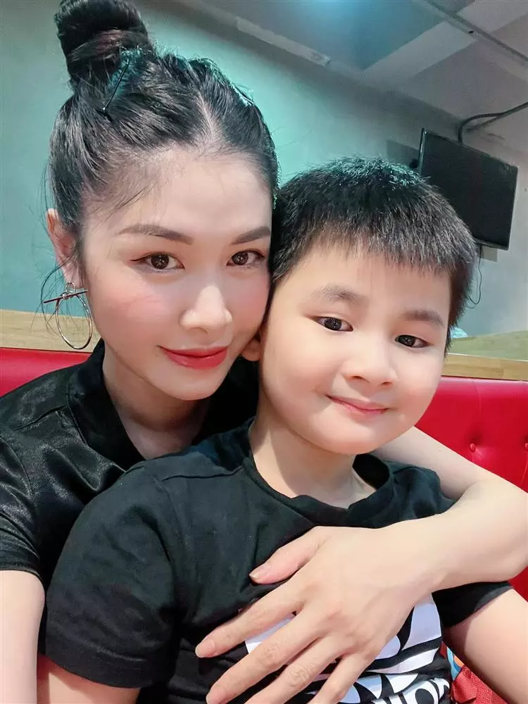 Ba xa Dang Khoi lam ro 'loi tai ai khi con xem phim nguoi lon'-Hinh-3