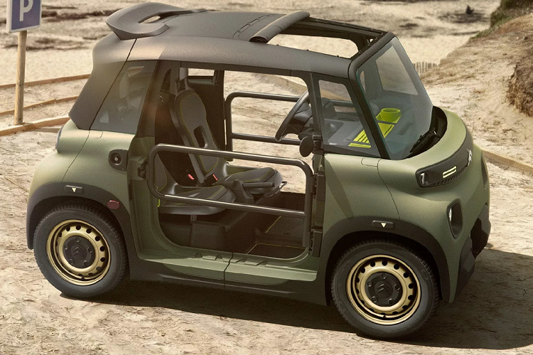 Nguồn cung cấp sức mạnh cho Citroen Ami Buggy vẫn là mô-tơ điện mạnh 8 mã lực, kết hợp cùng cụm pin lithium-ion 5,5 kWh giống Ami tiêu chuẩn. Nhờ đó, xe có thể chạy 74 km sau khi sạc đầy pin trong vòng 4 tiếng đồng hồ.