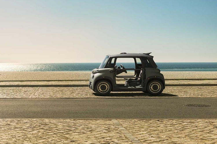 Có thể Citroen Ami 2022 mới không phải là mẫu xe điện đẹp nhất nhưng đã được 21.000 khách hàng từ 9 quốc gia đặt mua kể từ khi ra mắt vào tháng 4/2020. Phiên bản giới hạn mới nhất là My Ami Buggy được bán độc quyền trực tuyến vào 21/6/2022 vừa qua và "cháy hàng" trong vòng chưa đầy 18 phút. Điều này chứng tỏ sức thu hút của cỗ máy nhỏ bé nhưng chắn chắn My Ami Buggy đối với mọi người.