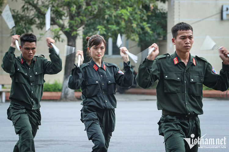 Ngam ‘bong hong thep’ danh vong mo to, mot tay quat nga toi pham-Hinh-4