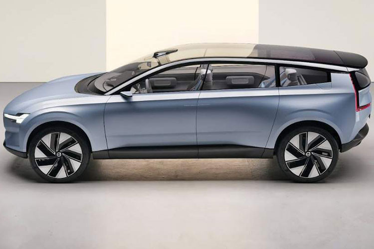 Nhà sản xuất ôtô tuyên bố rằng EX90 đại diện cho một kỷ nguyên mới của Volvo Cars khi hãng theo đuổi một tương lai nơi công ty không có carbon 100%, đồng thời thề sẽ tiếp tục đổi mới cho đến khi ô tô không bị hỏng nữa.