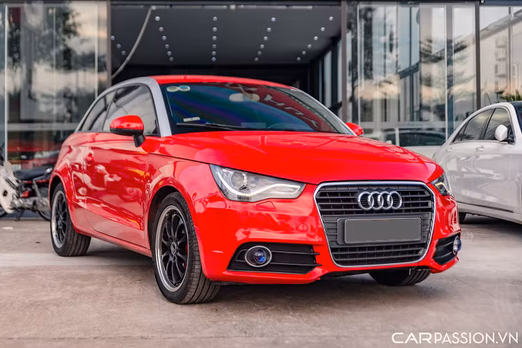 Mới đây, một chiếc Audi A1 đời 2010 đã được rao bán lại với giá khoảng 400 triệu đồng, ngang ngửa một chiếc Kia Morning mới, phù hợp với phụ nữ có nhu cầu đi lại trong phố thị.