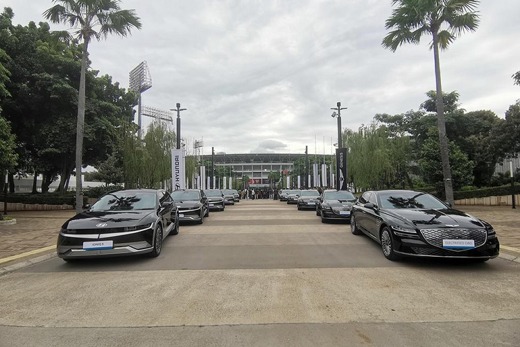 Genesis Electrified G80 Vào hôm 25/10/2022, Hyundai đã giao 393 chiếc xe ôtô điện đến Hội nghị thượng đỉnh G20 tại Indonesia. Trong số này, có 44 chiếc Genesis Electrified G80 phiên bản trục cơ sở dài LWB, 87 chiếc Genesis Electrified G80 thông thường và 262 chiếc Hyundai Ioniq 5.