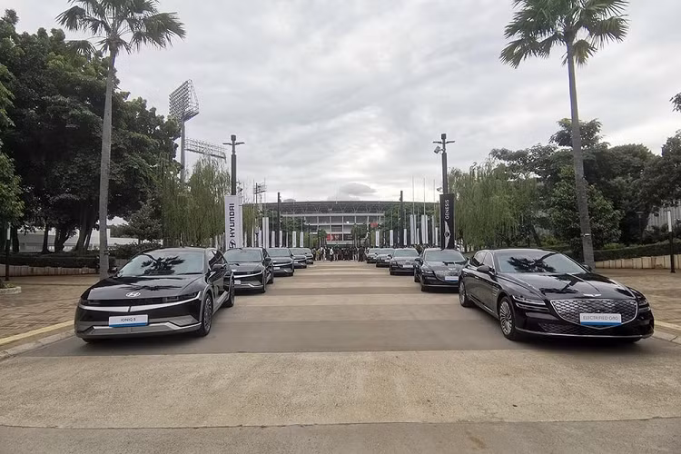  Genesis Electrified G80 Vào hôm 25/10/2022, Hyundai đã giao 393 chiếc xe ôtô điện đến Hội nghị thượng đỉnh G20 tại Indonesia. Trong số này, có 44 chiếc Genesis Electrified G80 phiên bản trục cơ sở dài LWB, 87 chiếc Genesis Electrified G80 thông thường và 262 chiếc Hyundai Ioniq 5.