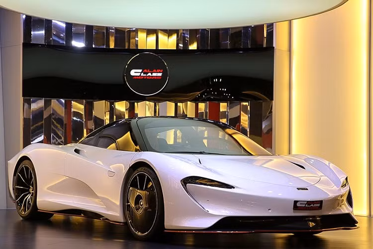 Siêu phẩm McLaren Speedtail được ra mắt lần đầu tiên hồi tháng 10/2018. Điểm đặc biệt của Speedtail nằm ở chỗ, đây là siêu xe "3 nhất" của thương hiệu McLaren từ trước tới nay, bao gồm sang trọng nhất, tốc độ nhanh nhất và có cấu tạo duy nhất. Điều này được chính hãng siêu xe Anh Quốc khẳng định từ thời điểm ra mắt.