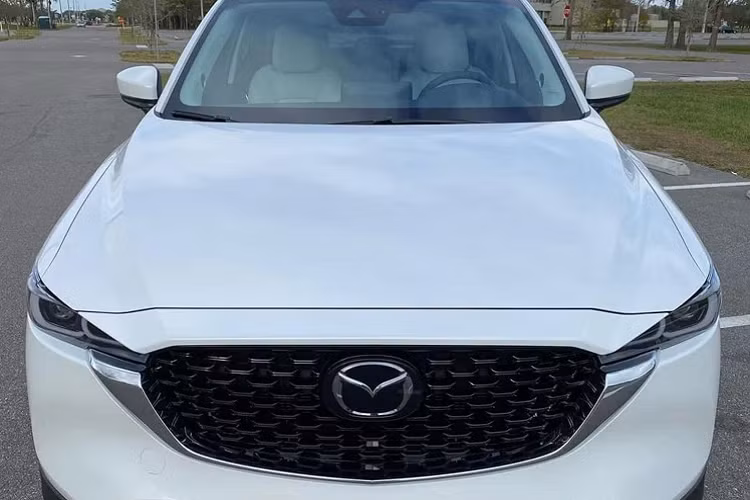 Tại thị trường Bắc Mỹ, Mazda CX-5 2022 sử dụng động cơ xăng 4cyl dung tích 2.5 tăng áp cho công suất 250 mã lực và mô-men xoắn cực đại 435Nm.