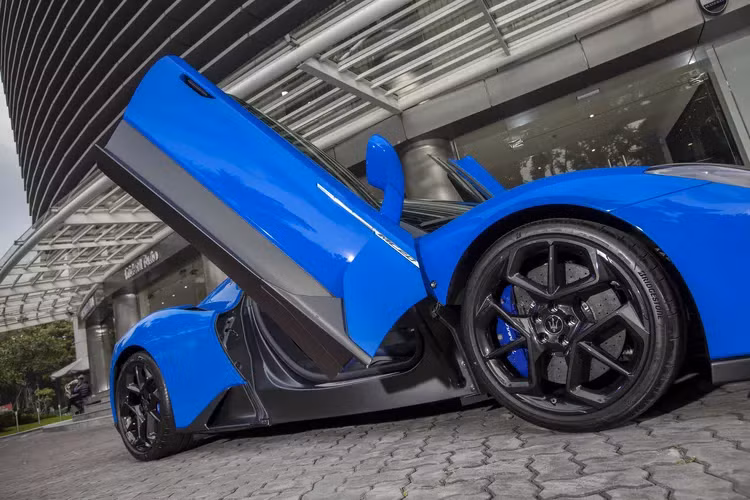 Thiết kế MC20 do trung tâm mỹ thuật Centro Stile Maserati ở Turin đảm nhiệm. Chiếc xe đã trở thành kiệt tác thực sự về phong cách và khí động học. Điều này được ghi nhận với giải thưởng “Thiết kế Sản phẩm của Năm” từ Giải thưởng Thiết kế Sản phẩm Châu Âu 2021.