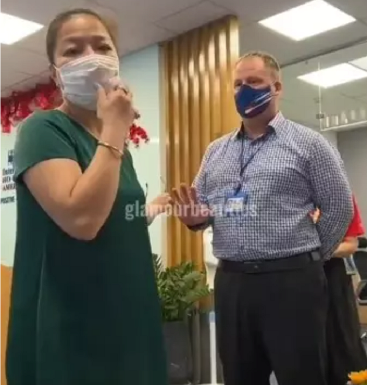 Nhan sac Thuy Bi - ba me HOT nhat vu bao luc hoc duong