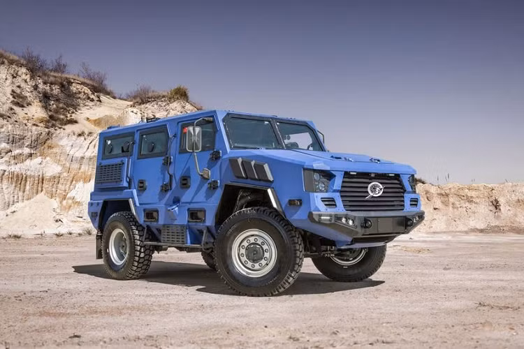 Mẫu xe thiết giáp hoàn toàn mới - Maatla vừa được hãng sản xuất đồ quân dụng nổi tiếng thế giới có trụ sở tại Nam Phi Paramount giới thiệu tại Triển lãm Quốc phòng và Hàng không Châu Phi. Paramount Maatla 2022 mới có thể được xem là một phiên bản nhỏ hơn của mẫu Marauder nổi tiếng.