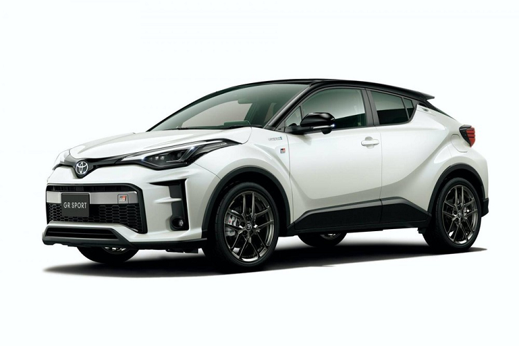 Tại thị trường Thái Lan, giá xe Toyota C-HR GR Sport 2022 khởi điểm từ 1,189 triệu Baht (khoảng 812 triệu đồng). So với bản thường, mẫu SUV hạng B này đắt hơn 50.000 Baht (34 triệu đồng). 