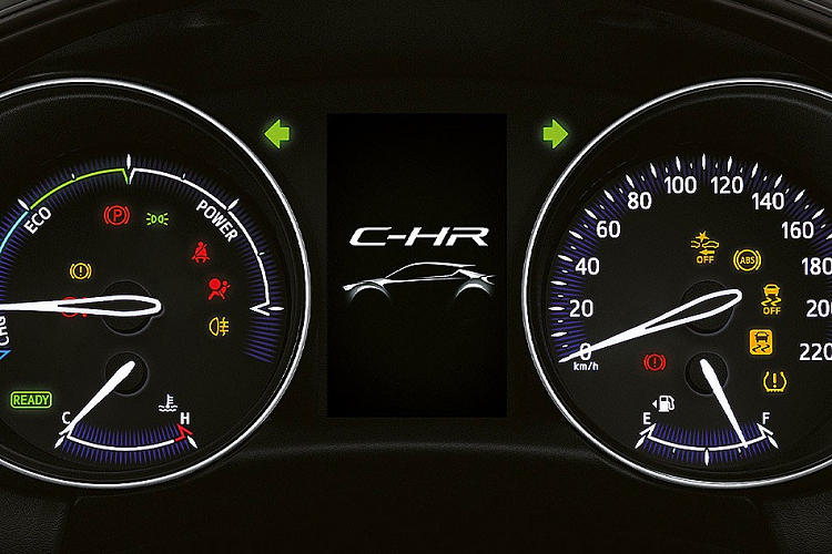 Bên cạnh đó là hệ thống treo độc lập dạng xương đòn kép ở phía sau, vừa cải thiện hiệu suất vận hành vừa tăng độ cân bằng cho xe. 