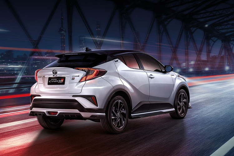 Cuối cùng là hệ thống an toàn không khác gì bản thường. Xe cũng có gói công nghệ an toàn chủ động Toyota Safety Sense với hệ thống kiểm soát hành trình ở mọi dải tốc độ. 