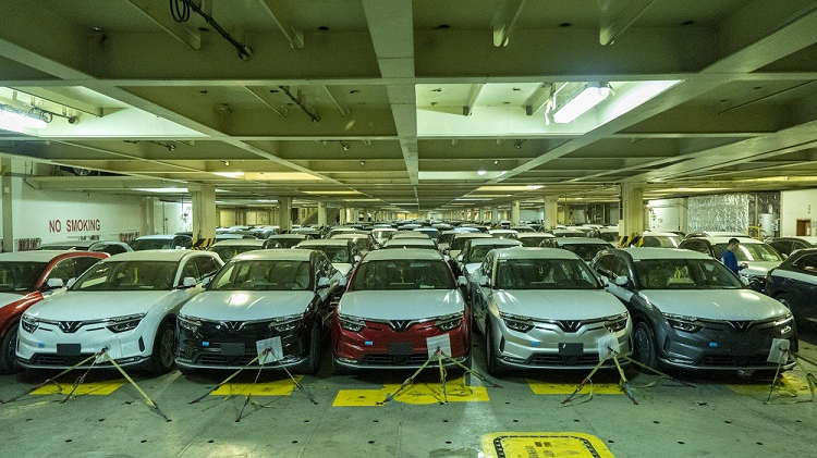 Nguoi My chiu chi cho oto dien hon xe xang, co hoi cho VinFast?-Hinh-5